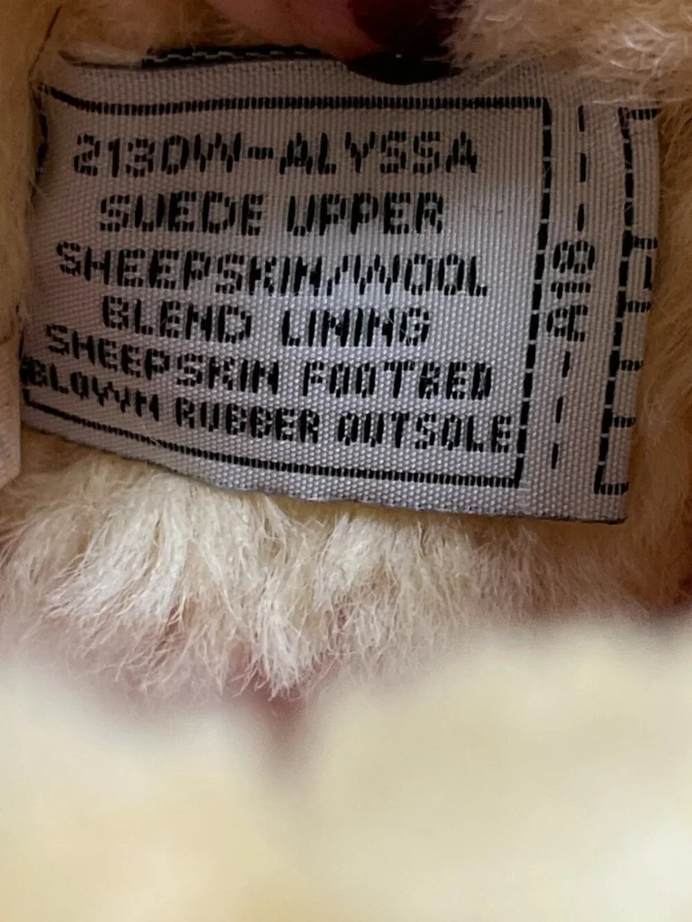 BEARPAW Alyssa Women’s Suede Sheepskin Boot Size 9